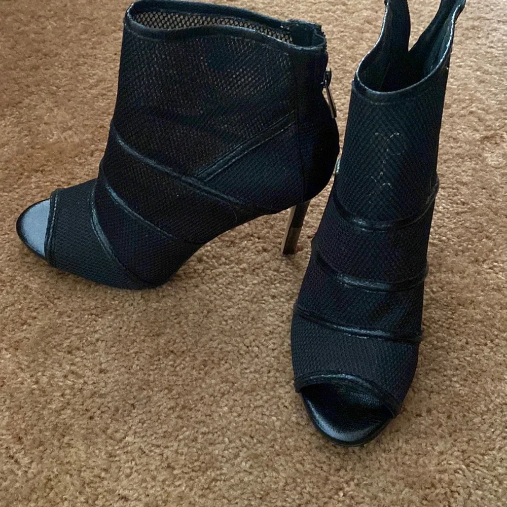 Sexy black Jessica Simpson booties size 8 - Picture 1 of 5